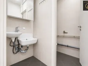 Pronájem kanceláře, Praha - Karlín, Rohanské nábřeží, 37 m2