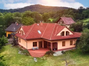Prodej rodinného domu, Okrouhlá, 310 m2