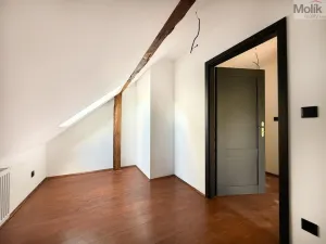 Pronájem atypického bytu, Osek, Tovární, 135 m2