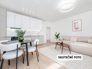 Prodej bytu 2+kk, Praha - Holešovice, Komunardů, 52 m2