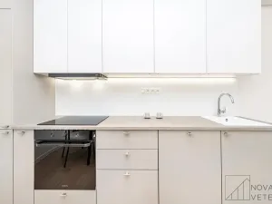 Prodej bytu 2+kk, Praha - Holešovice, Komunardů, 52 m2