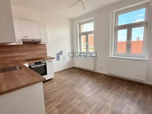 Pronájem bytu 2+kk, Praha, Víta Nejedlého, 42 m2