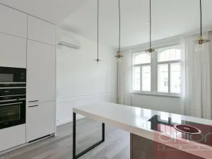 Pronájem bytu 2+kk, Praha - Vinohrady, náměstí Jiřího z Poděbrad, 56 m2