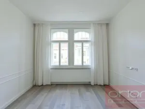 Pronájem bytu 2+kk, Praha - Vinohrady, náměstí Jiřího z Poděbrad, 56 m2