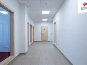 Pronájem kanceláře, Praha - Kyje, Lednická, 403 m2