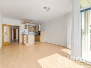 Prodej bytu 2+1, Praha - Újezd, Pastevců, 70 m2