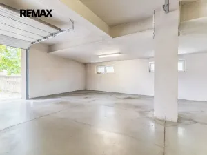 Prodej bytu 4+kk, Praha - Horní Počernice, V javorech, 93 m2