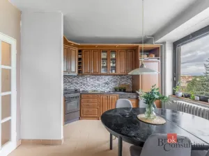 Prodej bytu 3+1, Praha - Vokovice, Ke dvoru, 69 m2