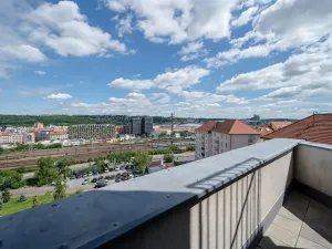 Prodej bytu 2+kk, Praha - Vysočany, Skloněná, 74 m2