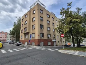 Pronájem skladu, Praha - Břevnov, Nad Kajetánkou, 70 m2
