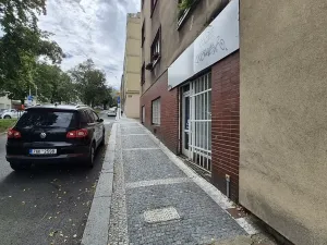 Pronájem skladu, Praha - Břevnov, Nad Kajetánkou, 70 m2