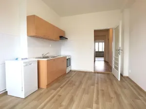 Pronájem kanceláře, Praha - Smíchov, Štefánikova, 77 m2