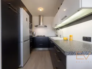 Prodej bytu 3+1, Praha - Řepy, Nevanova, 70 m2
