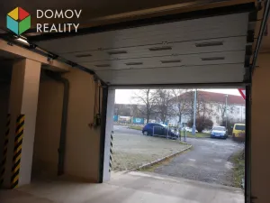 Pronájem garážového stání, Beroun, Nepilova, 12 m2