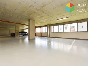 Pronájem garážového stání, Beroun, Nepilova, 12 m2