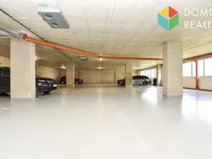 Pronájem garážového stání, Beroun, Nepilova, 12 m2