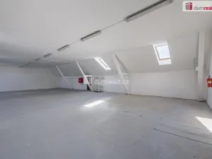 Pronájem výrobních prostor, Doksy, Václ. Plecitého, 4300 m2