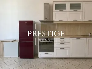 Pronájem bytu 2+kk, Praha - Karlín, Kubova, 43 m2