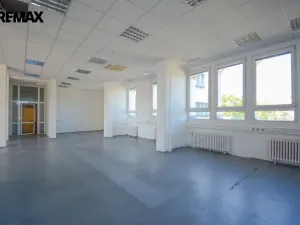Pronájem kanceláře, Hradec Králové - Věkoše, Akademika Bedrny, 171 m2