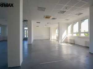 Pronájem kanceláře, Hradec Králové - Věkoše, Akademika Bedrny, 171 m2