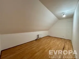 Prodej rodinného domu, Kúty, Slovenská republika, Radlinského námestie, 100 m2