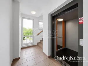 Prodej bytu 2+kk, Praha - Čakovice, Marty Krásové, 48 m2