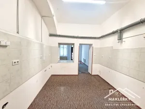 Pronájem obchodního prostoru, Kostelec nad Černými lesy, náměstí Smiřických, 75 m2