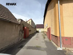 Pronájem skladu, Kladno, Doberská, 327 m2