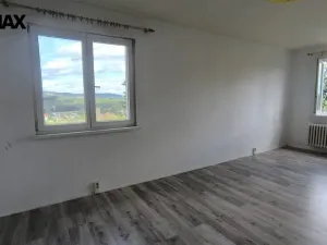 Prodej bytu 2+1, Rotava, Sídliště, 53 m2