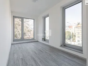 Pronájem bytu 2+kk, Praha - Libeň, V Holešovičkách, 59 m2