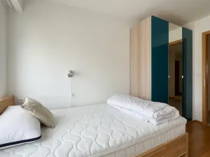 Pronájem bytu 3+kk, Praha - Holešovice, Komunardů, 75 m2