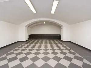 Pronájem skladu, Praha - Vinohrady, Italská, 108 m2