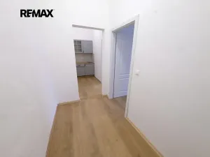 Pronájem bytu 2+kk, Praha - Libeň, Chlumčanského, 35 m2