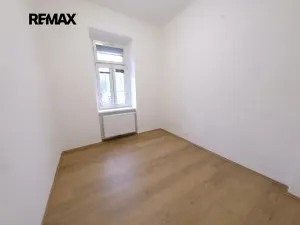 Pronájem bytu 2+kk, Praha - Libeň, Chlumčanského, 35 m2