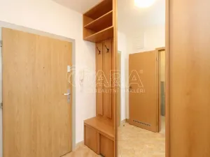 Pronájem bytu 1+kk, Praha - Holešovice, U měšťanského pivovaru, 42 m2