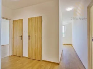 Prodej bytu 2+1, Chomutov, Holešická, 62 m2