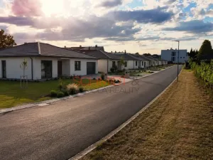 Prodej pozemku pro bydlení, Lanžhot, Školní, 616 m2