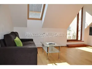Pronájem bytu 2+kk, Hluboká nad Vltavou, Masarykova, 58 m2