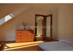 Pronájem bytu 2+kk, Hluboká nad Vltavou, Masarykova, 58 m2