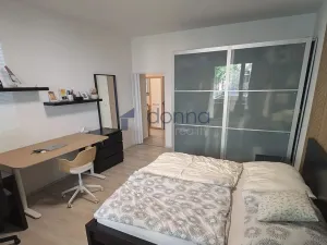 Pronájem bytu 2+kk, Praha, Vršovická, 57 m2