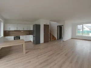 Pronájem rodinného domu, Plzeň - Lhota, Bylinková, 109 m2