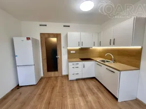 Pronájem bytu 1+kk, Praha - Vysočany, Kolbenova, 32 m2