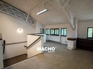 Pronájem skladu, Praha - Vysočany, Freyova, 849 m2
