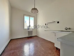 Pronájem bytu 2+1, Praha, Šrobárova, 72 m2
