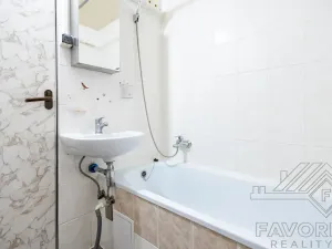 Prodej bytu 3+1, Praha - Prosek, Novoborská, 53 m2