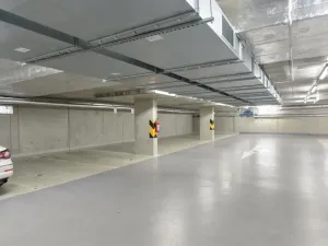 Pronájem garážového stání, Praha, Nekvasilova, 15 m2