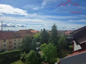 Prodej atypického bytu, Chomutov, náměstí Dr. Beneše, 155 m2