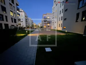 Prodej bytu 3+kk, Praha - Hloubětín, Waltariho, 80 m2