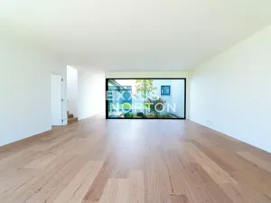 Prodej vily, Praha - Horní Měcholupy, U hostivařského nádraží, 260 m2