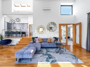 Prodej rodinného domu, Praha - Dejvice, V Šáreckém údolí, 348 m2